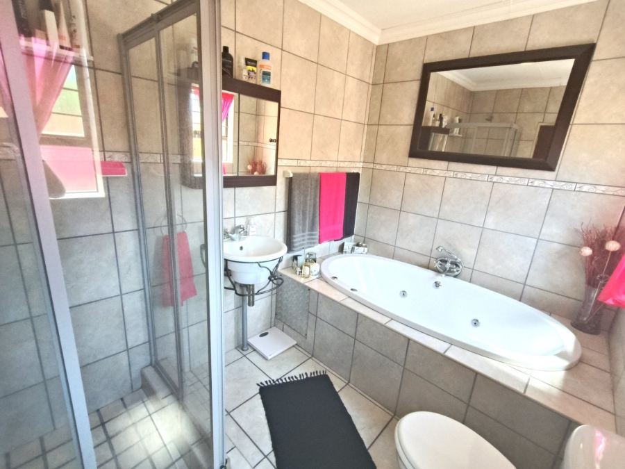 3 Bedroom Property for Sale in Potchefstroom South North West